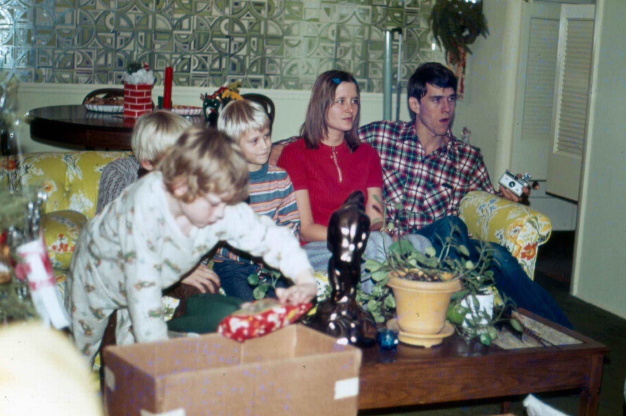 1975-12-27-Barkmeiers-Champagne-IL-Brad-Judi.jpg